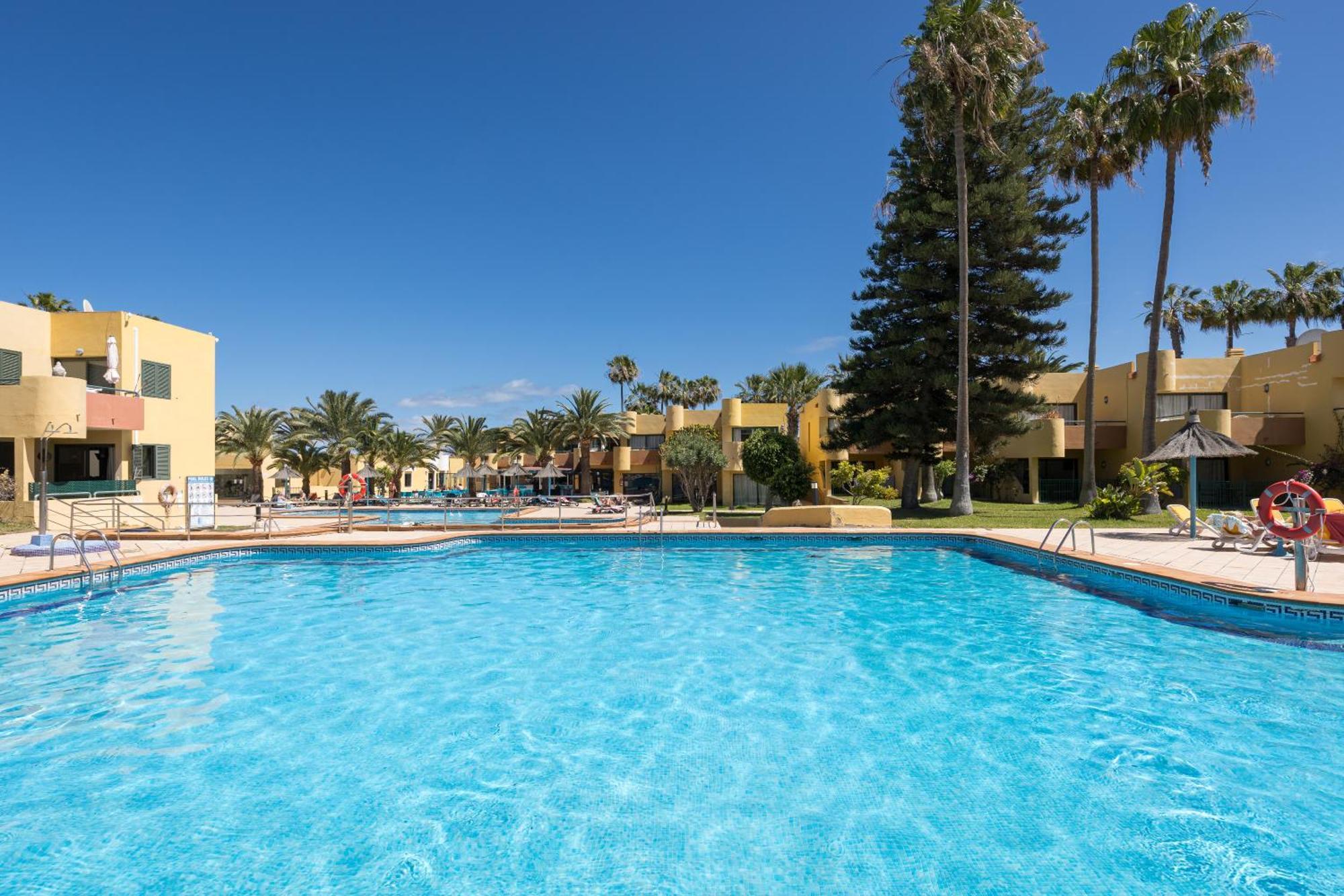 Home2Book Pool & Tennis Court Cozy Apt, Коральео Экстерьер фото